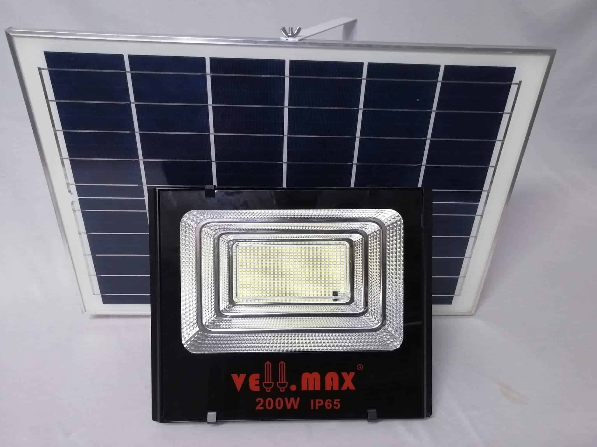 solar floodlight