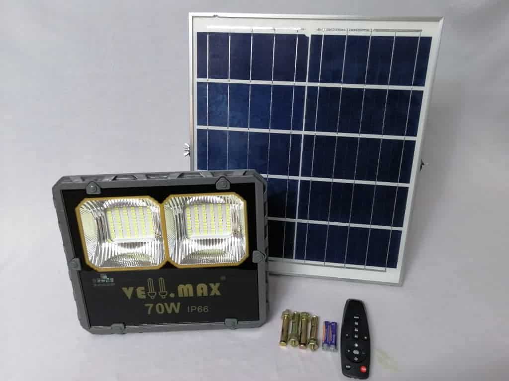 solar floodlight